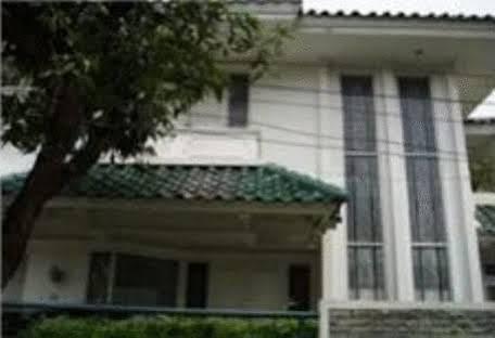 Bangka Bed And Breakfast Jakarta Eksteriør billede